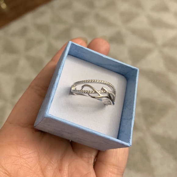 925 Sterling Silver Ring - Picture 5 of 5